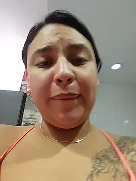 Snapshot of LizzRouse chatting on November 2025 02:27:01 PM LizzRouse online show from November 2025 02:27:01 PM