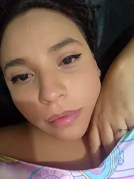 Snapshot of LizzRouse chatting on November 2025 01:35:02 PM LizzRouse online show from November 2025 01:35:02 PM