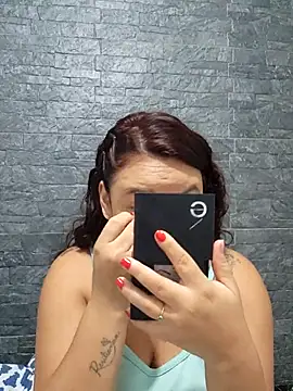 Snapshot of LizzRouse chatting on November 2025 01:14:02 PM LizzRouse online show from November 2025 01:14:02 PM