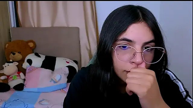  elenna online show from December 2025 05:29:01 PM