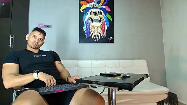 Snapshot of GendersonFit chatting on February 2025 02:00:01 PM GendersonFit online show from February 2025 02:00:01 PM