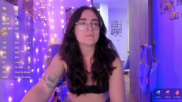 linda giggle online show from October 2025 12:25:02 AM