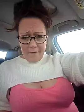 Snapshot of BBWQUEENBEEE chatting on January 2025 08:09:01 PM BBWQUEENBEEE online show from January 2025 08:09:01 PM