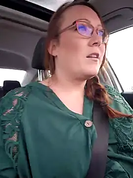 Snapshot of BBWQUEENBEEE chatting on February 2025 12:06:01 AM BBWQUEENBEEE online show from February 2025 12:06:01 AM