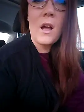 Snapshot of BBWQUEENBEEE chatting on February 2025 02:21:01 PM BBWQUEENBEEE online show from February 2025 02:21:01 PM