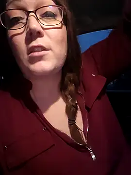 Snapshot of BBWQUEENBEEE chatting on March 2025 02:10:02 PM BBWQUEENBEEE online show from March 2025 02:10:02 PM