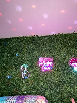 ThickAssRena online show from April 2026 06:27:01 AM