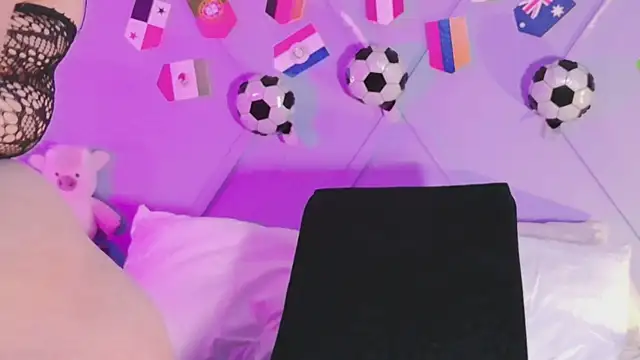emmajohnss online show from July 2026 04:04:02 AM