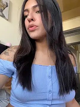 DaphneUwu online show from December 2024 12:12:01 PM