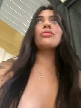 DaphneUwu online show from January 2025 07:28:02 PM