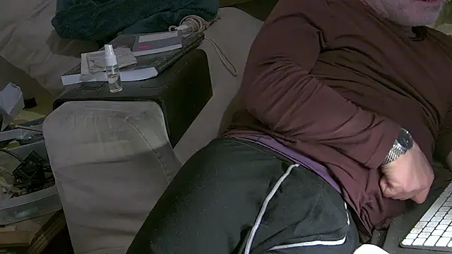 mike30nbg online show from April 2026 08:07:02 PM