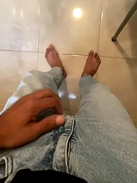 Snapshot of amyalaruz34ist chatting on October 2025 02:24:01 PM amyalaruz34ist online show from October 2025 02:24:01 PM