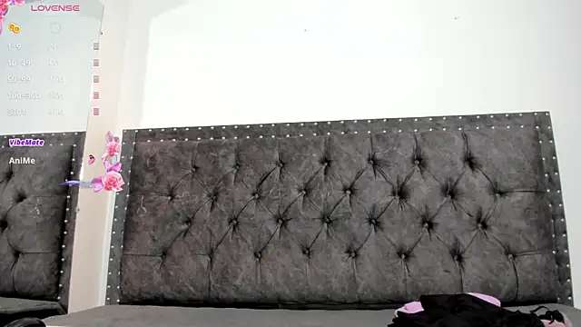 Snapshot of Dounia_nagi chatting on December 2024 04:57:01 PM Dounia nagi online show from December 2024 04:57:01 PM