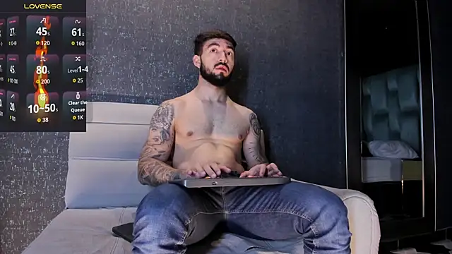 Snapshot of MarkWalker__ chatting on November 2025 10:04:02 AM MarkWalker online show from November 2025 10:04:02 AM