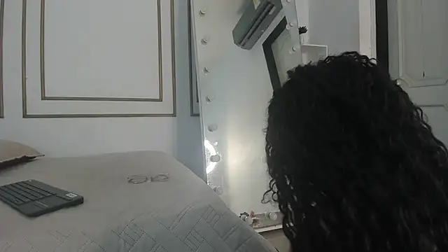 kristyl paez online show from February 2026 06:50:01 PM