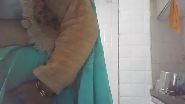 Snapshot of Riyasingh9 chatting on December 2024 03:37:02 AM Riyasingh9 online show from December 2024 03:37:02 AM