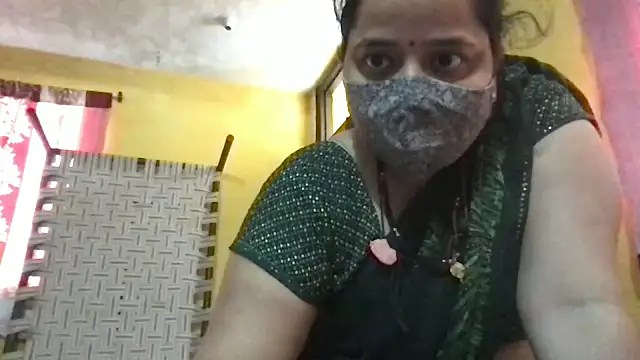 Snapshot of Riyasingh9 chatting on January 2025 04:47:01 AM Riyasingh9 online show from January 2025 04:47:01 AM