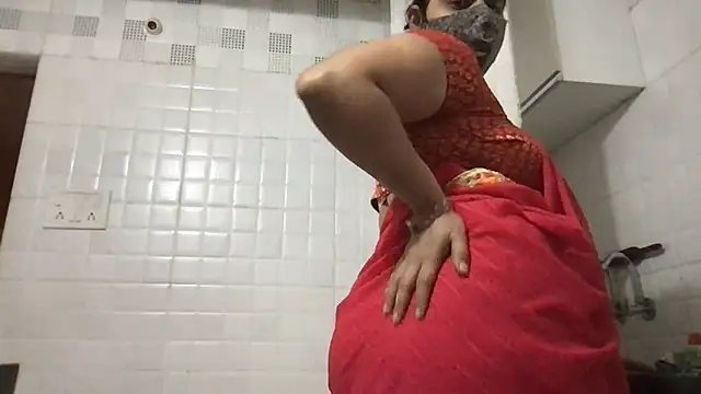 Snapshot of Riyasingh9 chatting on January 2025 04:38:02 AM Riyasingh9 online show from January 2025 04:38:02 AM