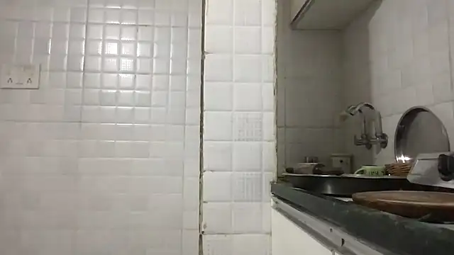 Snapshot of Riyasingh9 chatting on January 2025 04:08:01 AM Riyasingh9 online show from January 2025 04:08:01 AM