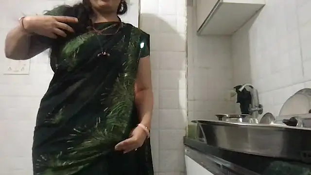 Snapshot of Riyasingh9 chatting on March 2025 04:45:01 AM Riyasingh9 online show from March 2025 04:45:01 AM