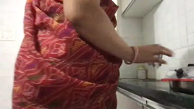 Snapshot of Riyasingh9 chatting on March 2025 02:30:02 AM Riyasingh9 online show from March 2025 02:30:02 AM