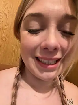 Snapshot of CherryAuroraa chatting on December 2024 10:47:01 PM CherryAuroraa online show from December 2024 10:47:01 PM