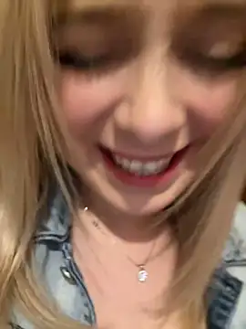 Snapshot of CherryAuroraa chatting on January 2025 03:37:02 PM CherryAuroraa online show from January 2025 03:37:02 PM