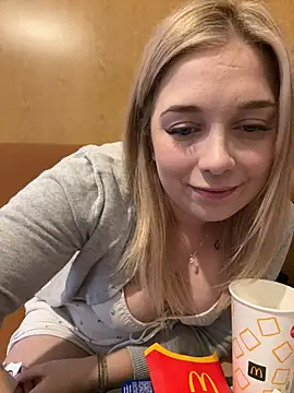 Snapshot of CherryAuroraa chatting on January 2025 10:50:02 AM CherryAuroraa online show from January 2025 10:50:02 AM