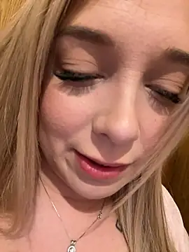 Snapshot of CherryAuroraa chatting on February 2025 06:37:02 PM CherryAuroraa online show from February 2025 06:37:02 PM