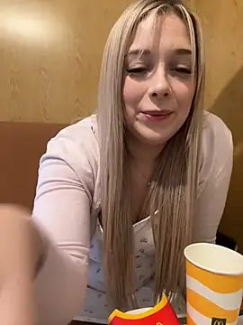 Snapshot of CherryAuroraa chatting on February 2025 12:16:02 PM CherryAuroraa online show from February 2025 12:16:02 PM