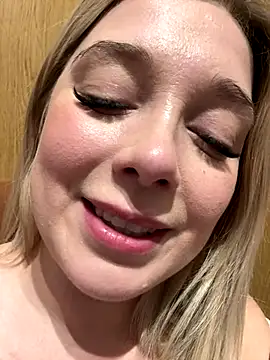 Snapshot of CherryAuroraa chatting on November 2025 11:29:01 PM CherryAuroraa online show from November 2025 11:29:01 PM