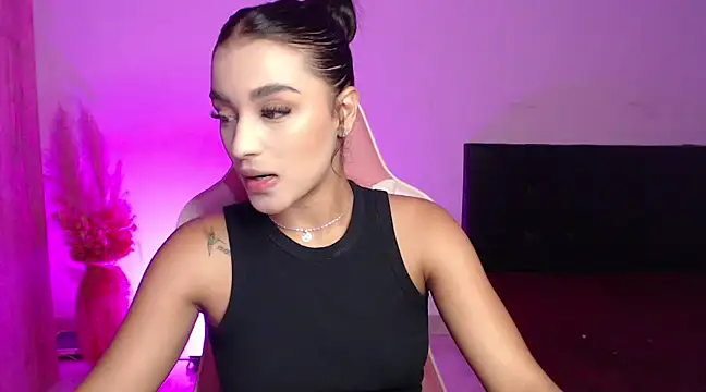 Snapshot of GiltRosebush chatting on December 2024 08:39:01 PM GiltRosebush online show from December 2024 08:39:01 PM