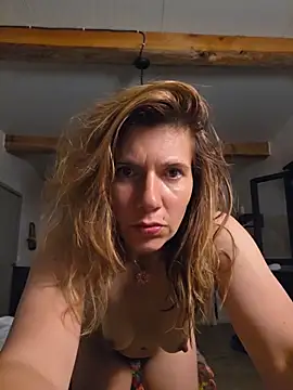 Snapshot of Lina_lou4 chatting on June 2026 08:10:02 PM Lina lou4 online show from June 2026 08:10:02 PM