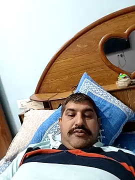 Amandev7 online show from October 2025 03:09:02 AM