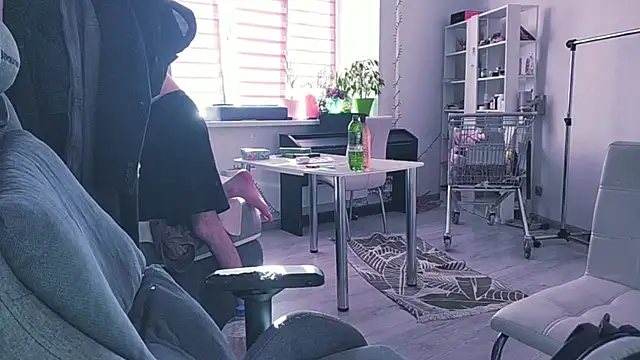 CandyChell online show from April 2026 12:55:01 PM