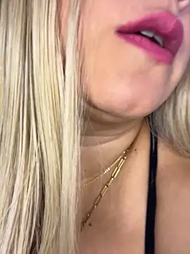 Snapshot of Melissa_Bianco chatting on May 2026 05:02:01 AM Melissa Bianco online show from May 2026 05:02:01 AM