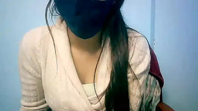 Snapshot of lovelydesi21 chatting on December 2024 02:05:02 PM lovelydesi21 online show from December 2024 02:05:02 PM