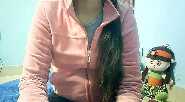 Snapshot of lovelydesi21 chatting on January 2025 02:53:02 PM lovelydesi21 online show from January 2025 02:53:02 PM