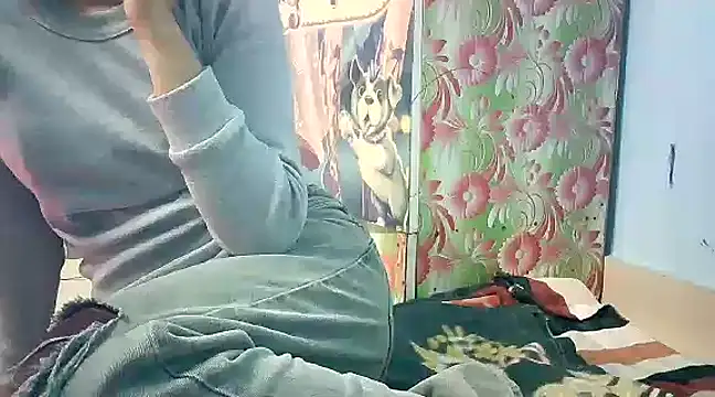 Snapshot of lovelydesi21 chatting on January 2025 02:58:01 PM lovelydesi21 online show from January 2025 02:58:01 PM