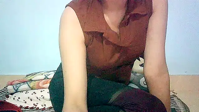 Snapshot of lovelydesi21 chatting on January 2025 04:38:01 PM lovelydesi21 online show from January 2025 04:38:01 PM