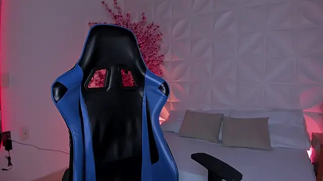 cora 22 online show from December 2025 12:34:02 PM