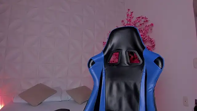 cora 22 online show from March 2026 01:05:01 PM