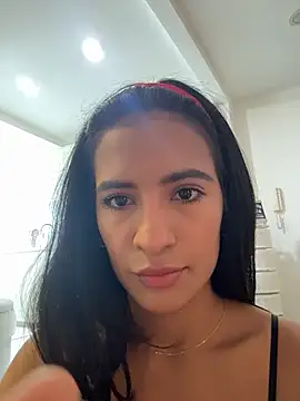 I am kat online show from December 2025 08:05:01 PM