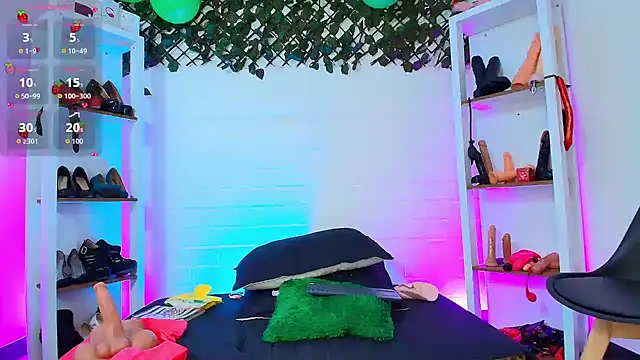 louise nails online show from April 2026 01:41:01 PM