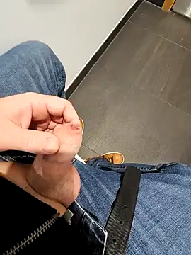 Snapshot of cross10 chatting on January 2025 02:24:02 PM cross10 online show from January 2025 02:24:02 PM