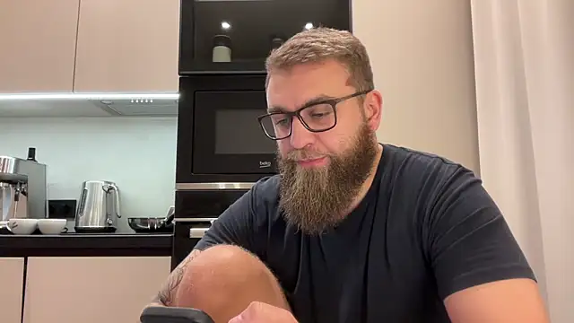 Bear bear  online show from November 2025 01:11:01 PM