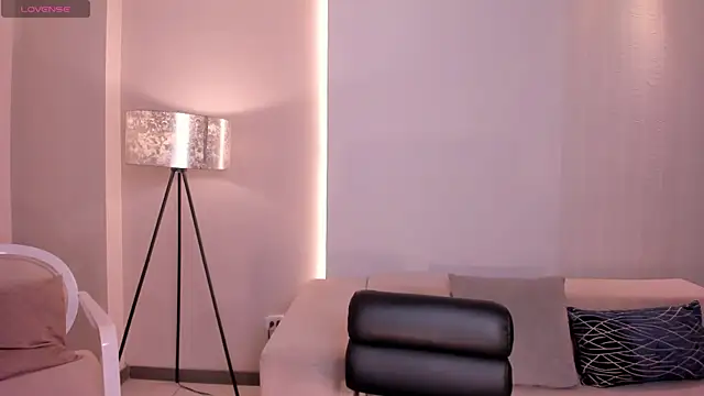 JuanitaClay online show from September 2025 12:27:02 PM