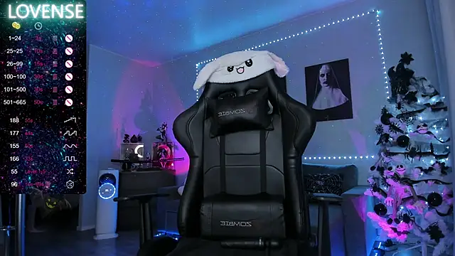 Snapshot of RachelQueen_ chatting on December 2024 01:38:02 PM RachelQueen online show from December 2024 01:38:02 PM