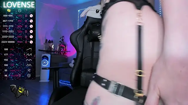 Snapshot of RachelQueen_ chatting on December 2024 12:05:02 PM RachelQueen online show from December 2024 12:05:02 PM