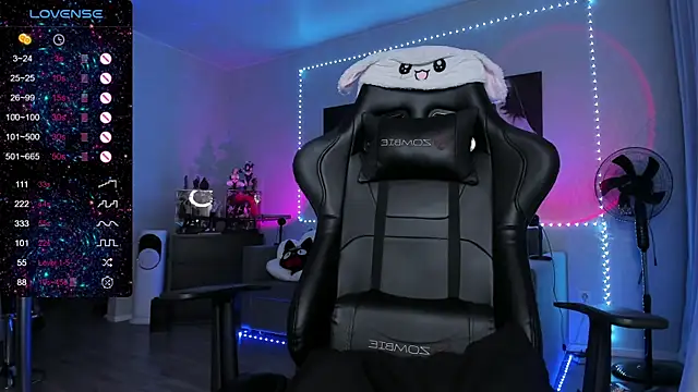 Snapshot of RachelQueen_ chatting on October 2025 10:47:01 AM RachelQueen online show from October 2025 10:47:01 AM